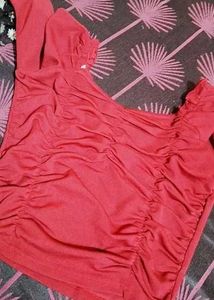❤️Chic Ruched Red V-Neck Top