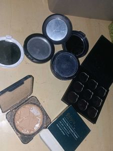 Assorted Compact Powders with free container