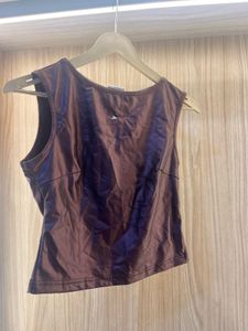 Chic Brown Sleeveless Cropped Top