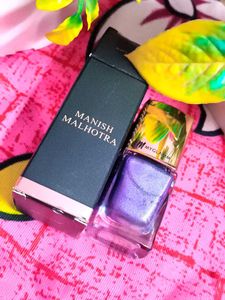 The MyGlamm Manish Malhotra Crushed Velour Nail Po