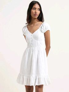white cotton puff sleeved dress