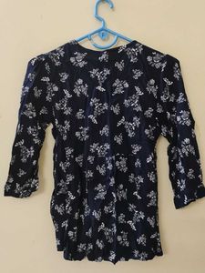 Floral Print Lace-Up V-Neck Top