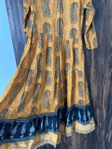 Beautiful Yellow Paisley Print Kurta