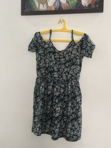 Stylish Cold Shoulder Leaf Print Dress