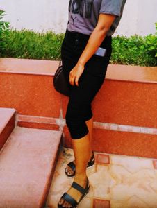 Black Denim Capri Jeans