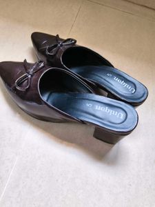 bow heels