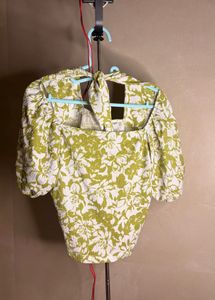 Chic Floral Puff Sleeve Top with pants