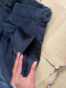 Elegant Navy Blue Wide-Leg Pleated Pants 💙✨