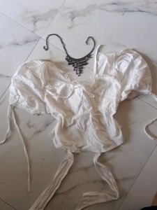 WHIMSICAL COQQUETTE CROPT TOP