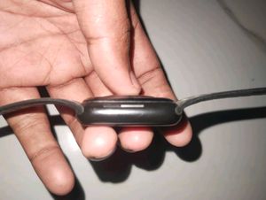 Smart Watch only need repairing  don't have Charge