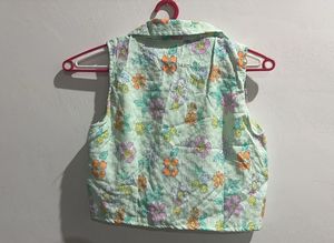 Floral Sleeveless Collared Top
