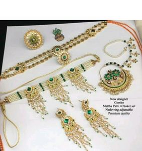 Famous Jewellery Set