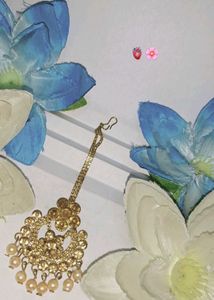 COMBO 8pair stylish Earring/Mang tikka Set