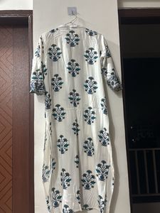 Women's White Kurta Set with Blue Print