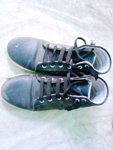 Black Casual High-Top Sneakers