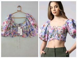 New ( with tags )Floral Puff Sleeve Crop Top