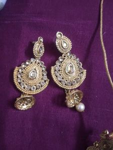 Stunning Gold-Tone Jewellery Set
