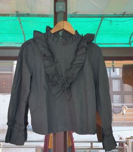 Chic Black Ruffled Top