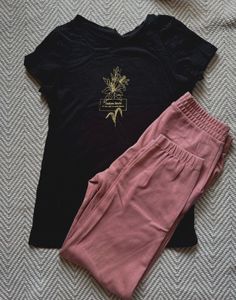 Stylish Black T-Shirt & Pink Pants Set
