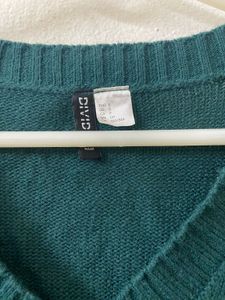 H&amp;M V-Neck Cropped Sweater