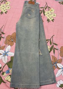 Distressed Wide Leg Jeans