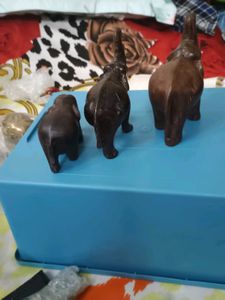 Wooden Elephant Figurines (Set of 3)