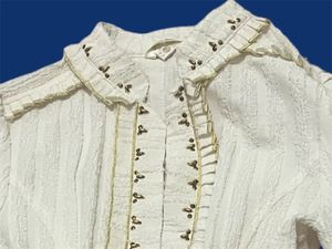 White waist coat