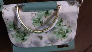 Chic Floral Crossbody Bag