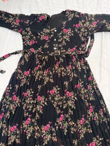 Floral Print Pleated Kurta with Belt