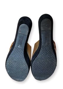 Stylish Gold &amp; Black Wedge Sandals