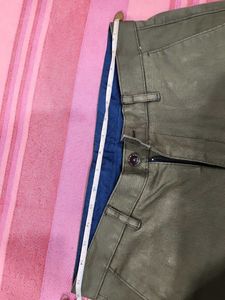 Men's olive Chinos
