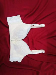 🇳🇿💫🎀Comfortable White Lace Bra