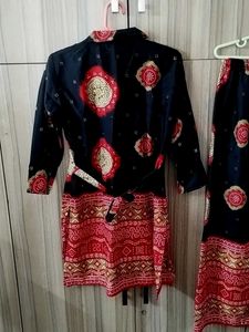 Stylish Black &amp; Red Printed Kurta Set
