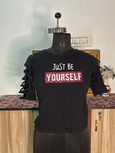 Black T-Shirt "Just Be Yourself"