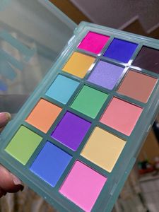 Ucanbe Eyeshadow Palette