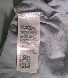 🚫 Price Drop Calvin Klein Jeans T-Shirt