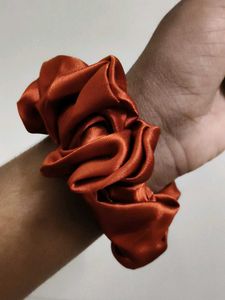 Satin Scrunchie Set - Black &amp; Rust