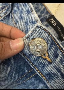 Light Wash Ripped Jeans