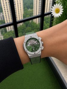 HUBLOT CLASSIC FUSION GREEN DIAL ⌚