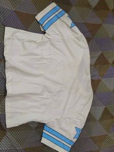 Top for girls.. oversized and cropped..