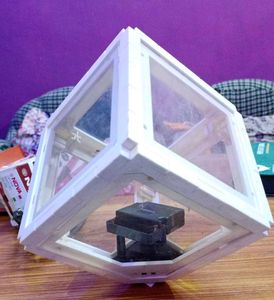 Cube Rotating Photo Frame