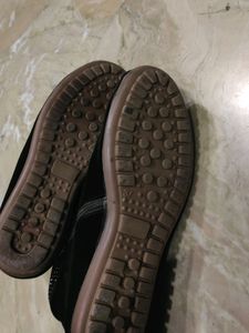 Black Gumboots For Girls In Good Condition