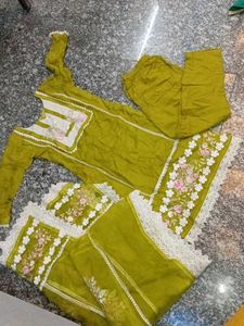 Elegant Olive Green Kurta Set with Embroidery