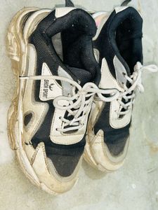 black n white stylish sneakers for women