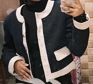 Chic Black &amp; White Cropped Jacket