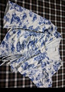 Blue &amp; White Floral Drawstring Top [S size]