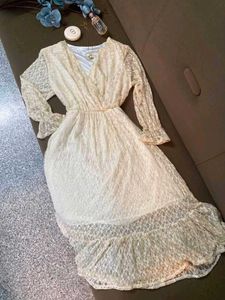 Elegant Lace V-Neck Maxi Dress
