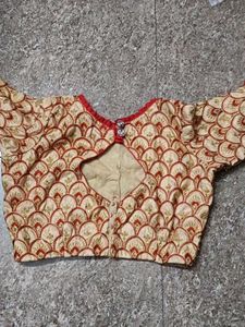 streched blouse back open, it's new