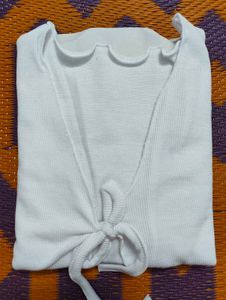 Chic White Cropped Cardigan