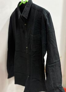 WES Casuals - Classic Black Button-Dow